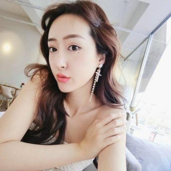 BOHO Vintage Style Clip On Unmatched Crystal Stud Pearl Paved Cross Earrings - Picture 3 of 4